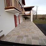 Rez-de-jardin Moderne & Lumineux Avec Clim Apartment
