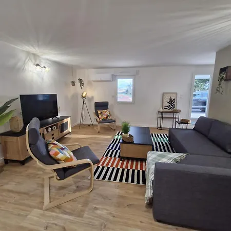Apartment Rez-de-jardin Moderne & Lumineux Avec Clim